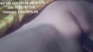 Lồn non tự sướng