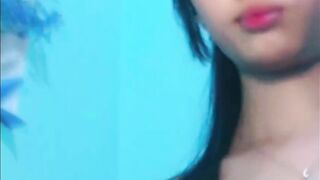 Lộ Clip idol học sinh lớp 11 Nguyễn Thị Khánh Linh 2k9 thủ dâm cho sướng lồn