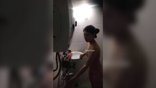 Clip Sex Quay Trộm Em Xóm Trọ Vừa Tắm Vừa Hát Vui Vẻ