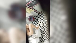 Ql nhà tắm e gái