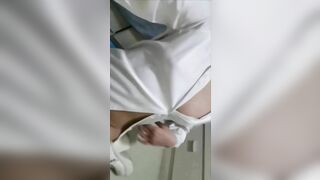em học sinh mới lớn gửi clip thủ dâm với cặp vú mới lớn to tròn cho ny và cái kết