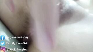 IG: Ori_dangiuu 2ka9 bán clip thủ dâm bắn nước cực nứng cùng bím non to không lông