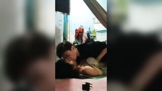 Bú liếm chị rồi lôi vào nhà nghỉ