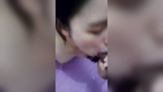 Há miệng chờ nhận tinh trùng từ anh người yêu bắn ra