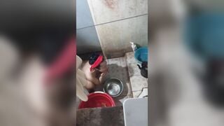 cô tắm 😋