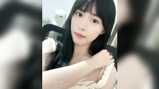 Gái xinh dâm