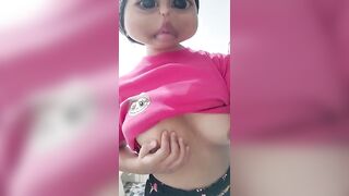 em gái hơi thâm