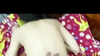 Clip Sex Ông Chú Và Em Hàng Xóm Thích Nằm Trên Lúc Làm Tình