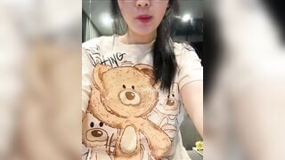 Múi mít trắng mướt ti hồng vừa làm việc vừa vạch vếu xoa ti