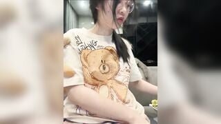 Múi mít trắng mướt ti hồng vừa làm việc vừa vạch vếu xoa ti