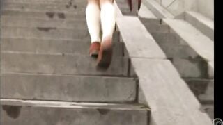 Quay lén cô gái không mặc quần lót