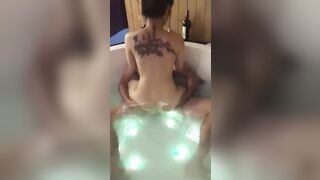 địt hau cùng em sinh viên năm nhất hư hỏng trong bốn tắm