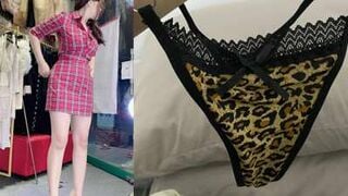 Clip Sex Địt Cô Chủ Shop Quần Áo Thích Lọt Khe Da Beo Kích Thích