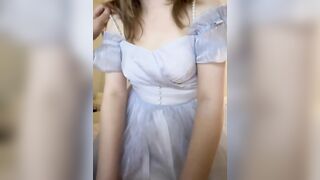 Cô nàng sở thích nuôi cu