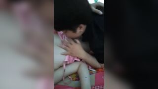 Hạ Trâm ẩm ướt giúp cu anh vào nhẹ nhàng