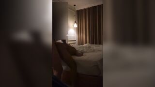 Anh địt còn sướng tê lồn em hơn cả chồng em làm tình với em