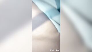 anh trai vắng nhà chị dâu xinh gái dâm đãng sang phòng em trai để loạn luân