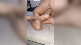 1 mình bé sinh viên năm nhất cân 1 lúc 3 con cu to dài