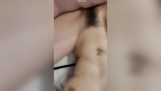 đụ em từ nhà tắm lên đến giường rồi xuất tinh lên đầy bụng em