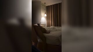 em ny nứng lồn nhún hết sức trên con cu to dài của bạn trai vì lâu ngày không được đụ