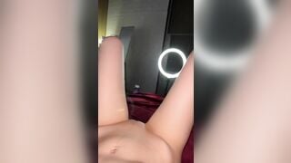 mí anh có mún ăn trái dâu có topping nước bím của bé k?