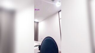 gái xinh trả kèo đi tắm trực tiếp trên live với quần lót lọt khe