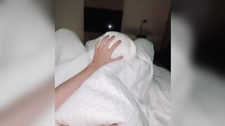con nhỏ em damdang lén lút lợi dụng đêm khuya mò v phòng anh traii và cái kết!