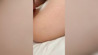 trói tay em lại rồi banh bím em ra để bú
