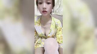 em gái quần jear banh bím show hàng thủ dâm cực nứng
