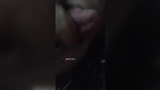 Clip Sex Thanh Hạnh Đeo Kính Móc Bướm Nhét Nguyên Cây Son Vào Lồn