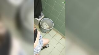 Clip Hot Học Sinh Địt Nhau Trong Nhà Vệ Sinh Bị Bắt Quả Tang