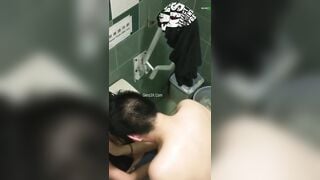 Clip Hot Học Sinh Địt Nhau Trong Nhà Vệ Sinh Bị Bắt Quả Tang