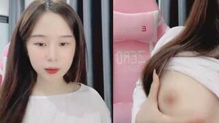 Clip Hot Yylive Khoá Phòng Show Vú Cùng Gái Xinh