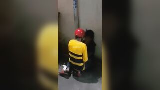 Clip Hot Tài Xế Bee Ép Em Gái Ăn Xin Bú Cặc Mình Trong Hẻm