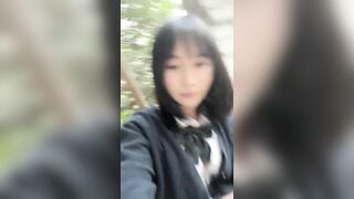 em học sinh lồn múp vào rừng ngồi thủ dâm cho yên tĩnh phần 1