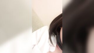phần 2 em học sinh nứng lồn xin cô vào nhà vệ sinh để ngồi thủ dâm cực nứng
