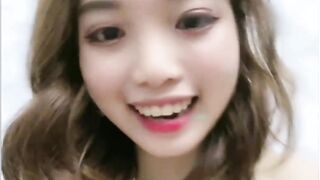 Gạ e teen djt chát sex vào toilet tắm thủ dâm bị mẹ phát hiện