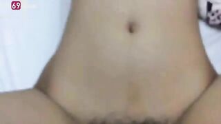Đúng lúc em đang rên phê thì anh rút ra bắn tinh vào miệng em 2