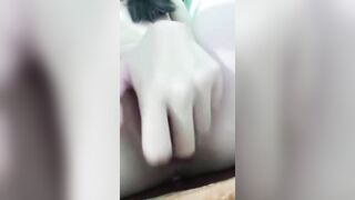 em tên là Ori_dangiuu là 1 cái lồn non tơ chuyên bán clip móc lồn bắn nước chảy sửa