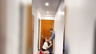 bà chị máy bay dâm đãng mút cu em ngay khi gặp mặt