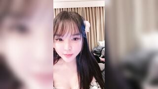 Phần 2: địt em hàng lồn múp hồng hào mặt xinh dâm đãng
