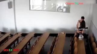 cặp đôi đụ nhau trong lớp học bị cam quay lén cảnh làm tình cùng nhau
