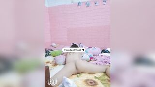E học sinh Lan tường call video móc bím cùng với thằng bạn thân