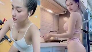 CLip Hot Gái Gym Body Đã Đẹp Lồn Lại Không Lông Mướt Rượt