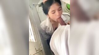Clip Hot Học Sinh Bú Cu Trong Nhà Vệ Sinh Trường Cấp 3
