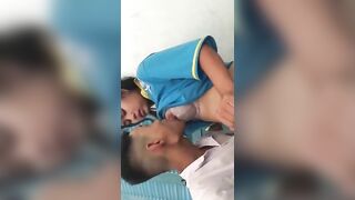 Học Sinh Làm Tình Ngay Trong Lớp Khi Đang Có Người Trong Lớp