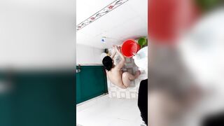 Clip Hot Đặt Cam Quay Lén Em Vợ Tắm Khi Đi Làm Về