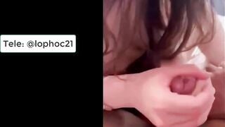 Xem sex bị cô bạn thân phát hiện, Có cần t sục cho ko r cho djt