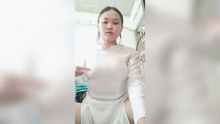Clip Hot Em Ghệ Cấp 3 Mặc Áo Dài Tự Sướng Cho Người Yêu Sục Cặc