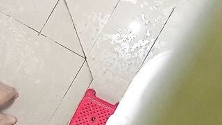 Clip sưu tầm quay lén gái tắm P1